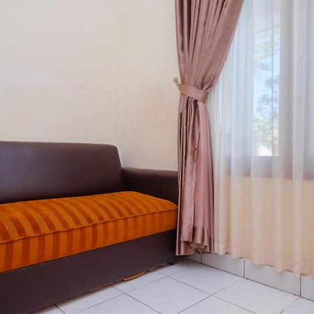 מלון Reddoorz Syariah Near Alun Alun Wonosari מראה חיצוני תמונה