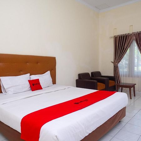 מלון Reddoorz Syariah Near Alun Alun Wonosari מראה חיצוני תמונה
