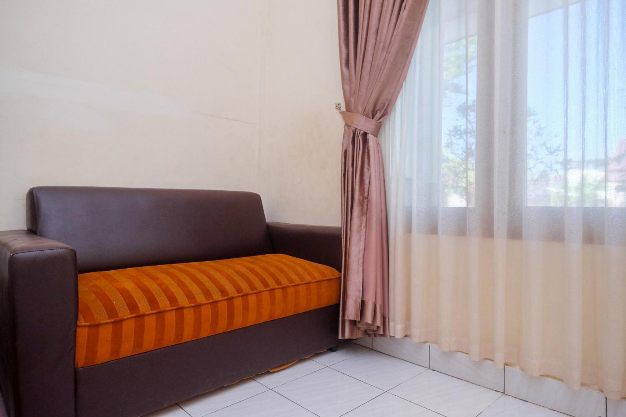 מלון Reddoorz Syariah Near Alun Alun Wonosari מראה חיצוני תמונה