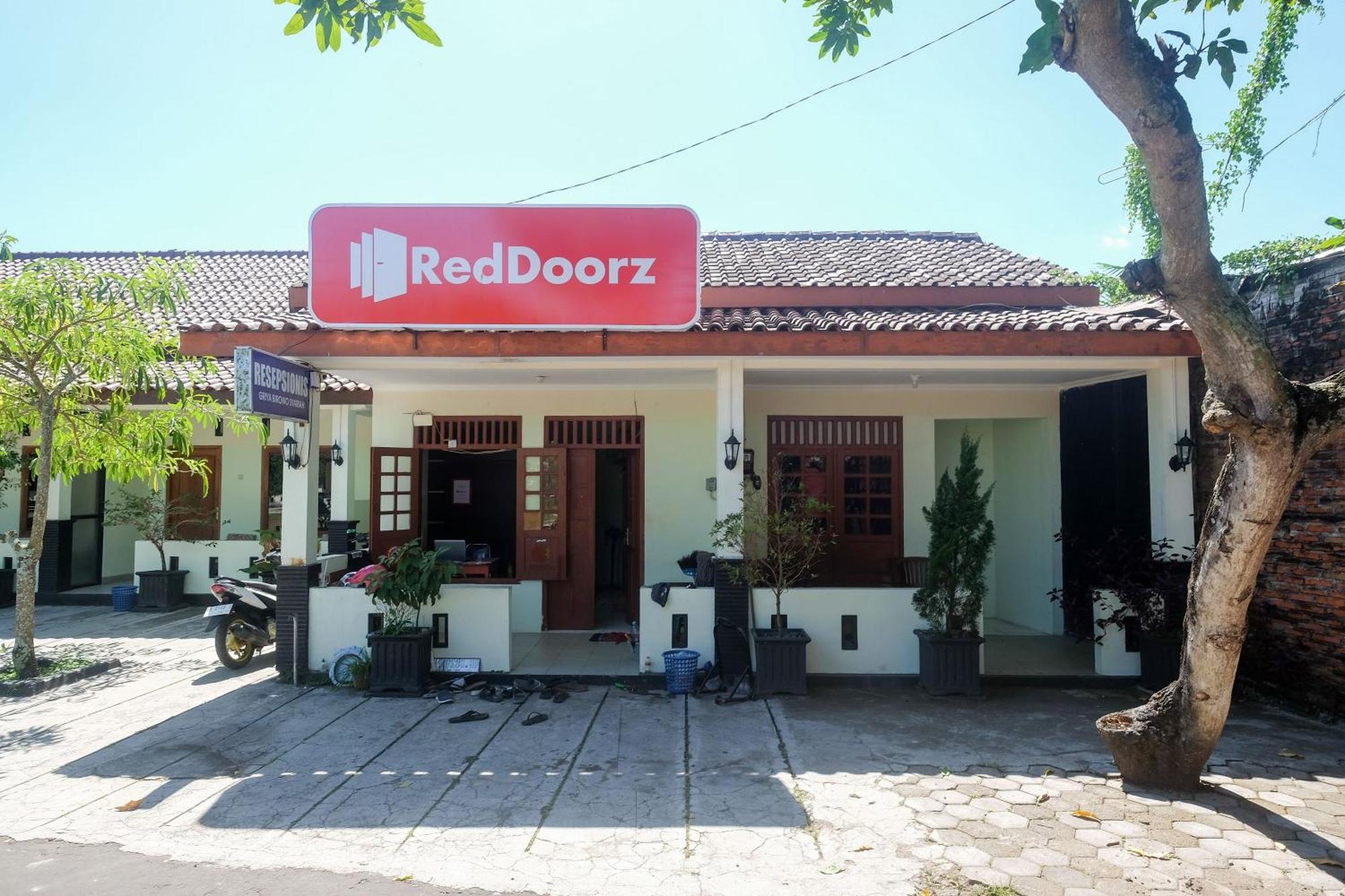 מלון Reddoorz Syariah Near Alun Alun Wonosari מראה חיצוני תמונה