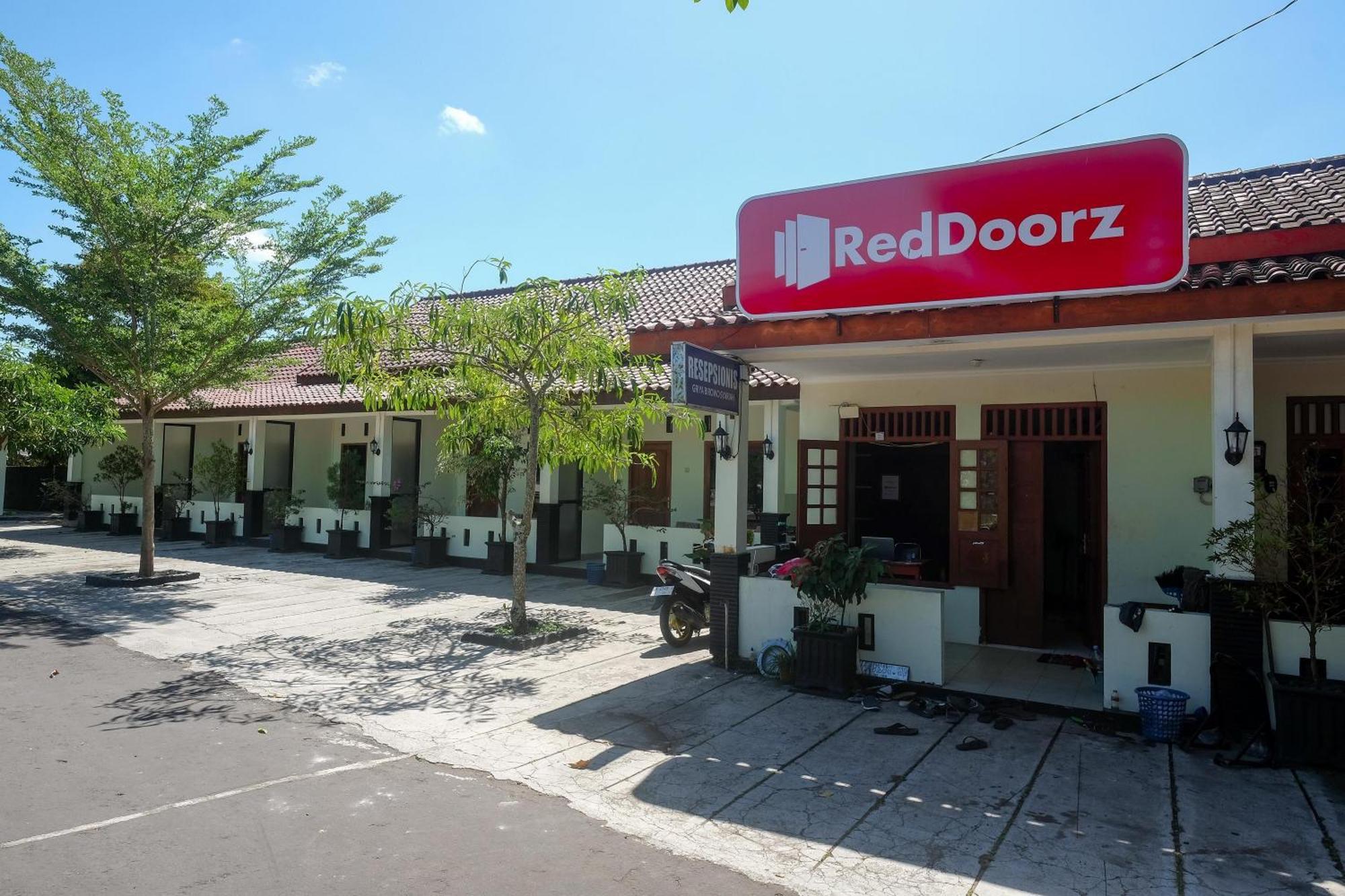 מלון Reddoorz Syariah Near Alun Alun Wonosari מראה חיצוני תמונה