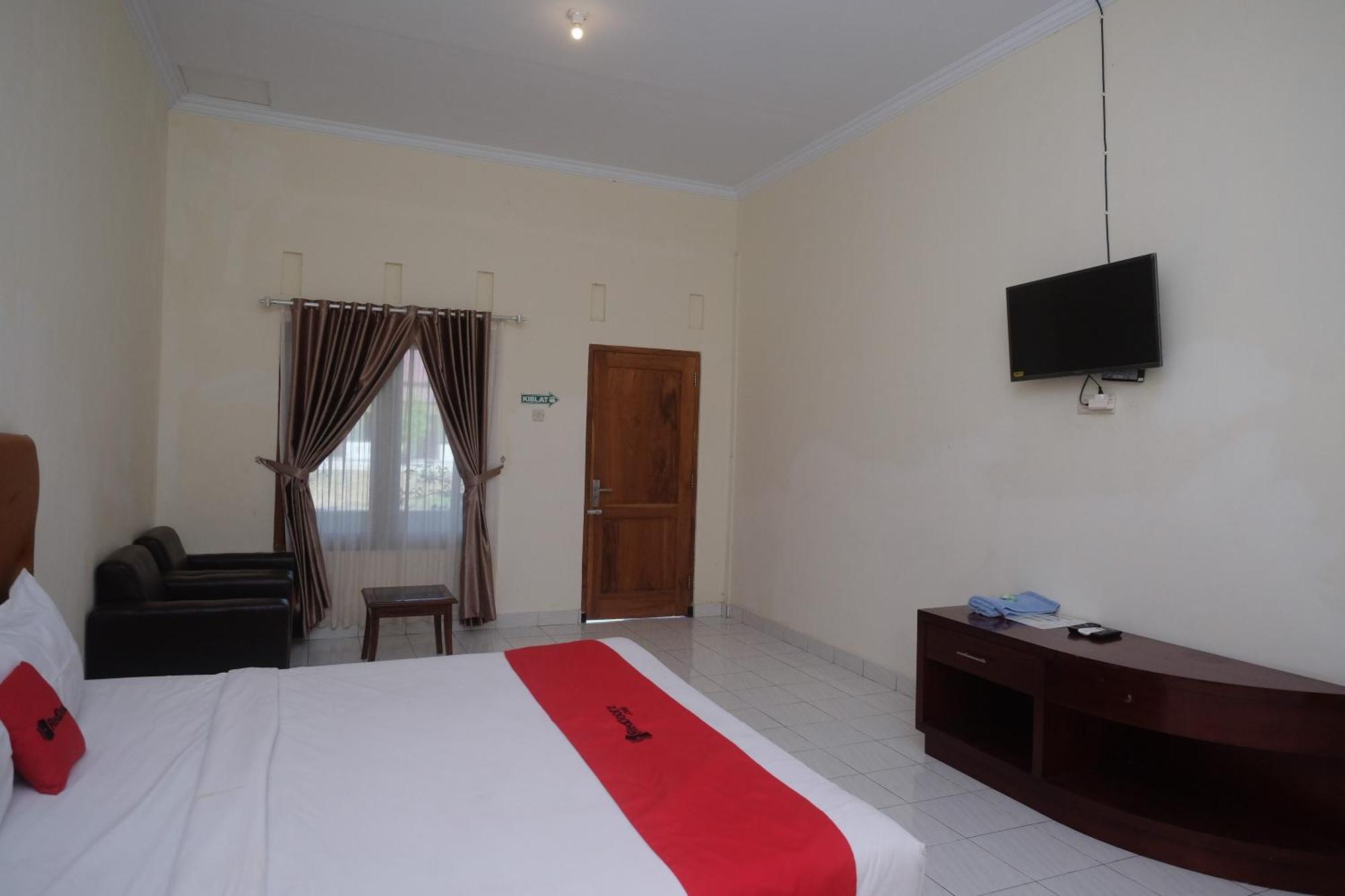 מלון Reddoorz Syariah Near Alun Alun Wonosari מראה חיצוני תמונה
