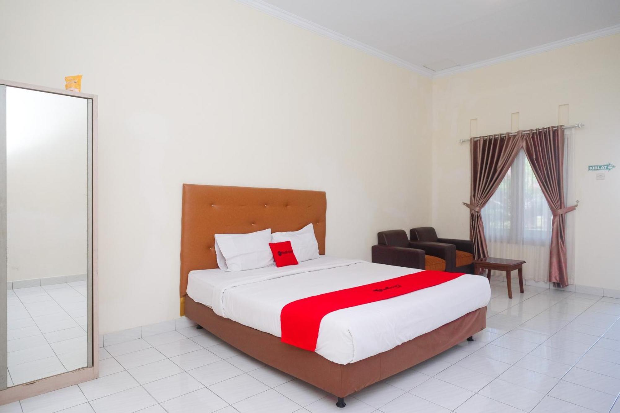 מלון Reddoorz Syariah Near Alun Alun Wonosari מראה חיצוני תמונה