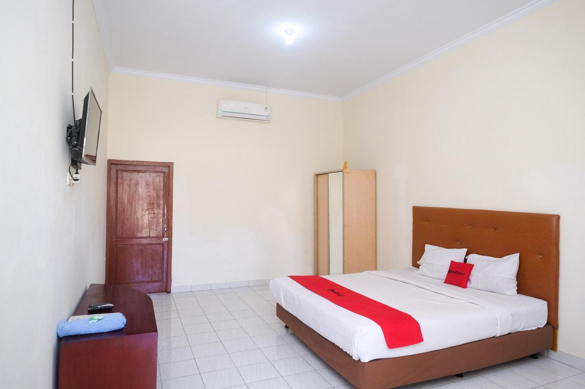מלון Reddoorz Syariah Near Alun Alun Wonosari מראה חיצוני תמונה