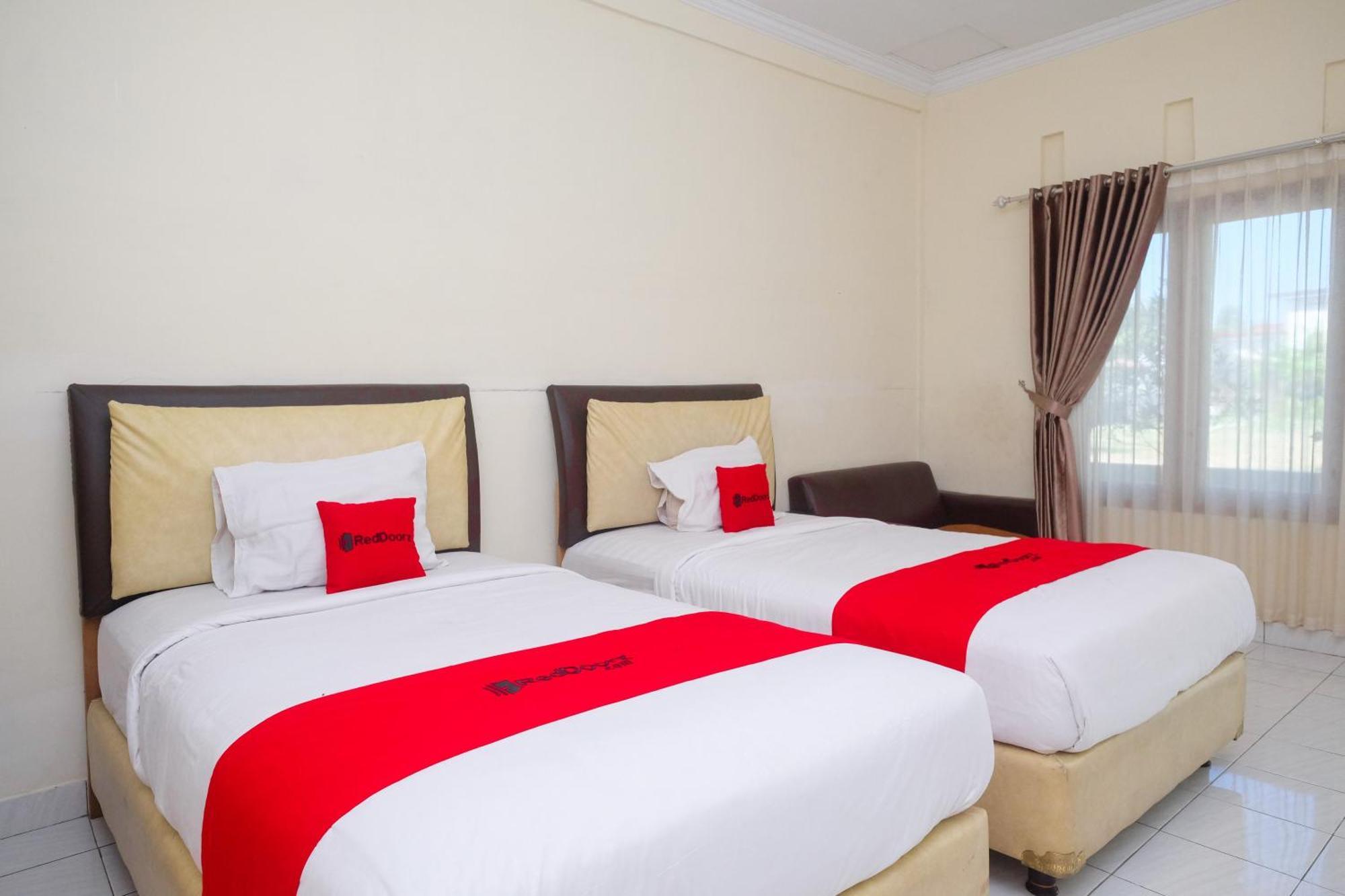 מלון Reddoorz Syariah Near Alun Alun Wonosari מראה חיצוני תמונה