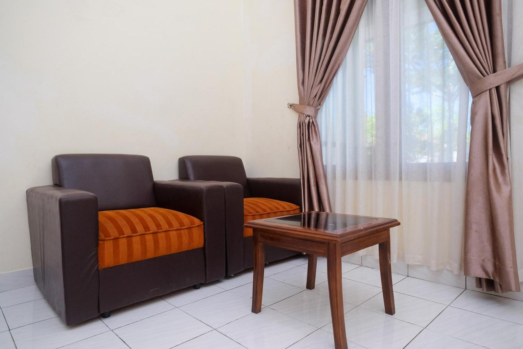 מלון Reddoorz Syariah Near Alun Alun Wonosari מראה חיצוני תמונה