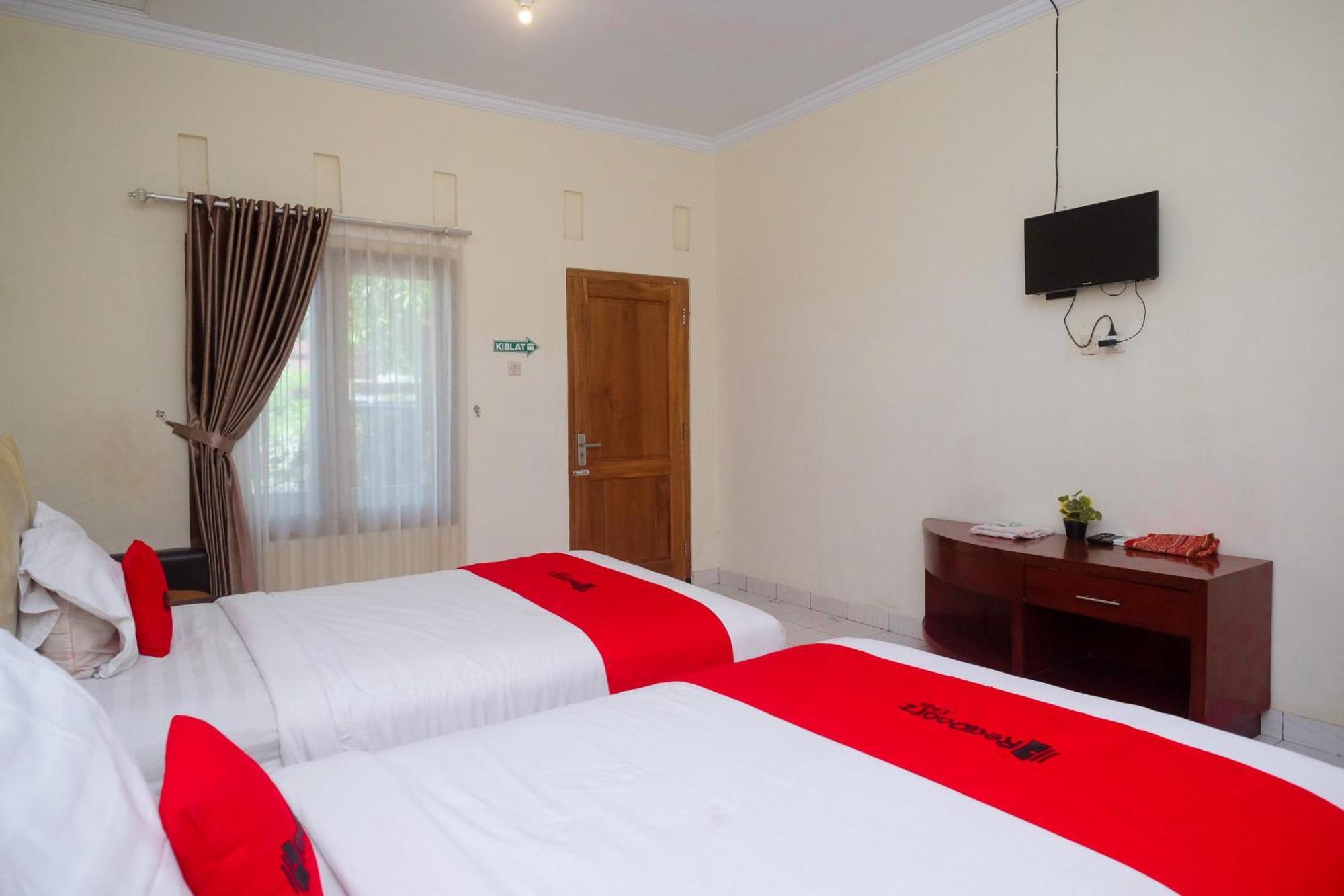 מלון Reddoorz Syariah Near Alun Alun Wonosari מראה חיצוני תמונה
